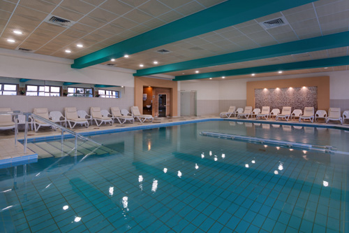 indoor swimming pool at the Lot spa hotel
