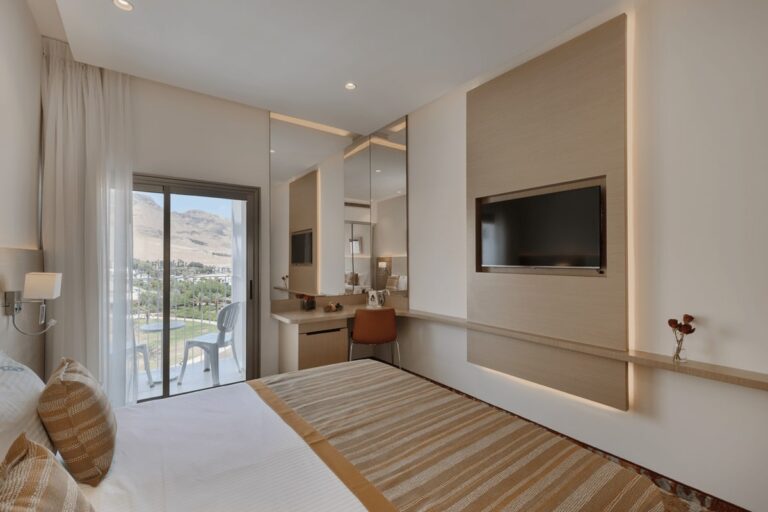 Lot Hotel